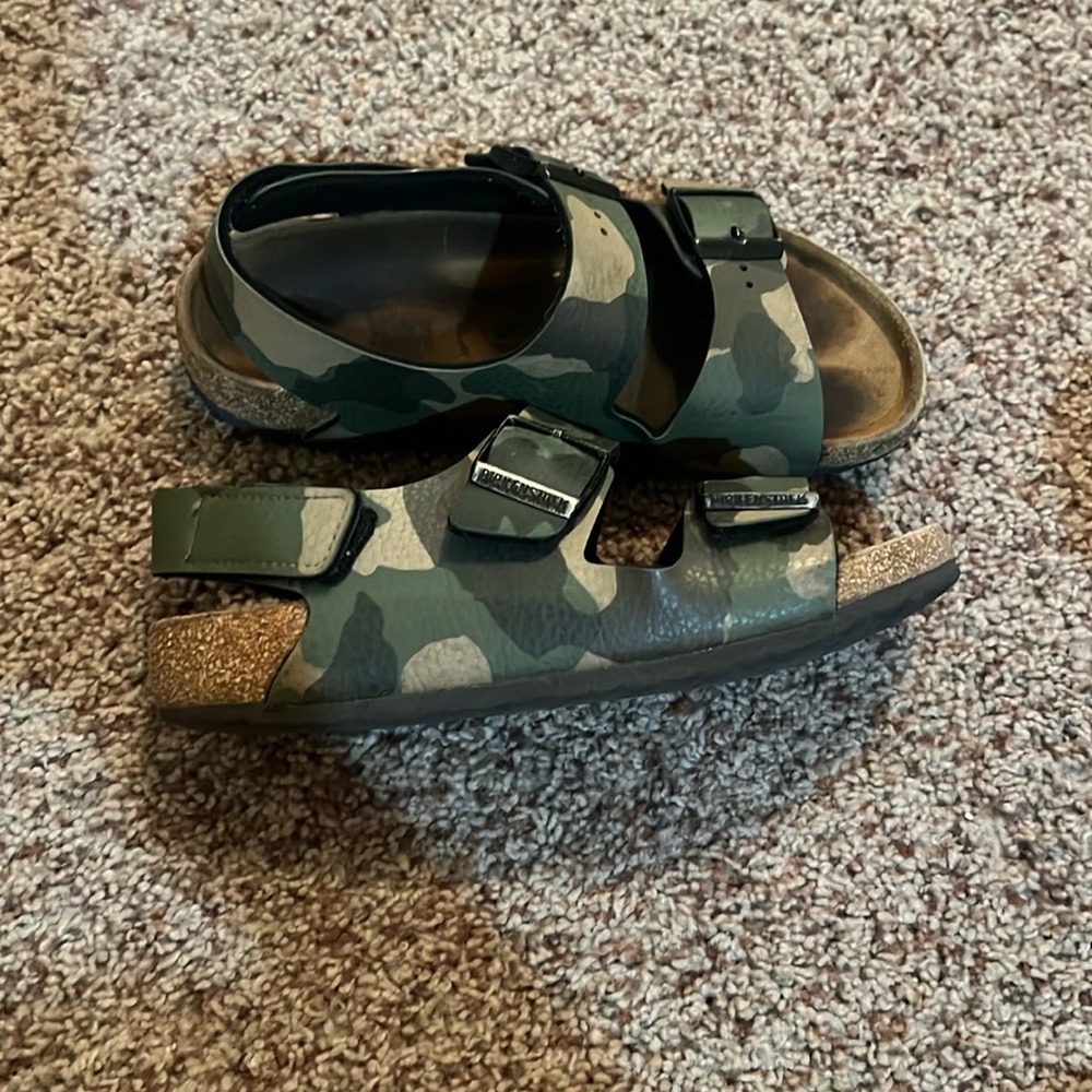 Birkenstocks - Camouflage; Youth size 3 1/2 (EU33)